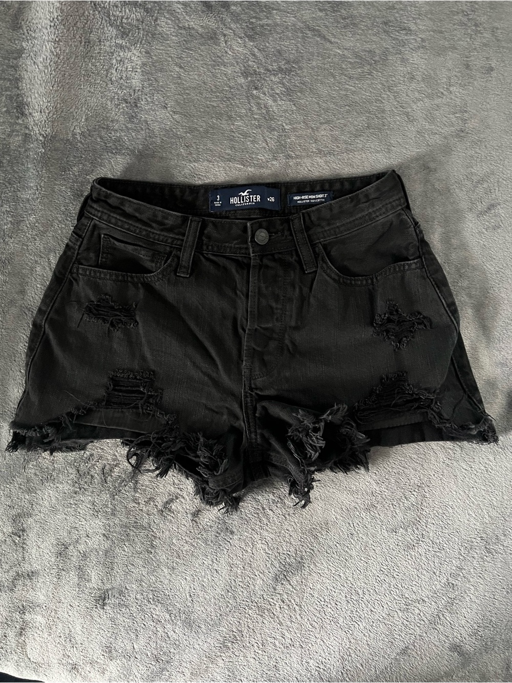 Hollister Women’s Black Distressed Denim Shorts for Women (3, W26)